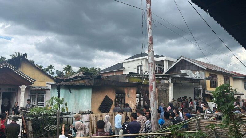 Dua Rumah Warga di Pendung Hilir Kerinci Ludes Terbakar