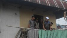 Walikota dan Wawako Sungai Penuh Bantu Korban Angin Puting Beliung (Foto: Humas)