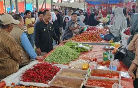 Pemkab Kerinci Gelar Operasi Pasar, Cabai Disubsidi Rp60 Ribu per Kg