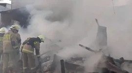 Kebakaran Lapak Barang Bekas di Duren Sawit, Kerugian Capai Rp80 Juta (Foto: Antara)