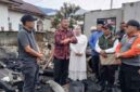 Bupati Monadi dan TP-PKK Serahkan Bantuan untuk Korban Kebakaran di Pendung Hilir
