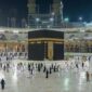Jamaah dari berbagai negara melaksanakan tawaf mengelilingi Kakbah di Masjidil Haram, Makkah, Arab Saudi (Foto: dokumentasi Direktorat Jenderal Penyelenggaraan Haji dan Umrah)