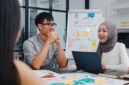 Ilustrasi, Sejumlah mahasiswa sedang melaksanakan program magang di sebuah perusahaan (Foto: Freepik)