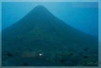 Gunung yang lebih tinggi dari Everest (8840 meter), Mauna Kea (10.210 meter) merupakan gunung bawah laut yang terletak di Kepulauan Hawaii, Amerika Serikat (Foto: tangkapan layar akun TikTok @agus8734)