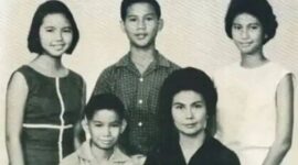 Momen kebersamaan Presiden Prabowo Subianto (tengah-atas) bersama saudara-saudaranya dan sang Ibu Dora Sigar (kanan depan) (Foto: Instagram/@prabowo)