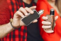 Ilustrasi orang memegang vape atau rokok elektrik (Foto: Freepik)