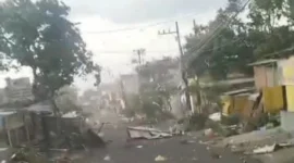 Angin puting beliuang terjang rumah warga di Kabupaten Malang, Minggu (2/11). (Foto: kumparan)