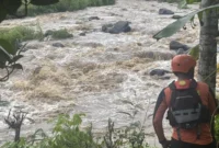 Tim SAR gabungan masih melakukan pencarian terhadap mahasiswa UIN yang hanyut Sungai Jolinggo, Kendal. (Foto: Dok. Istimewa)