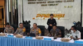 Konferensi pers terkait hasil penyidikan tudingan ijazah palsu Jokowi di Mapolda Metro Jaya Jumat (7/11). (Foto: Abid Raihan/kumparan)