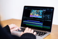 Revolusi Konten: 5 Tool AI Pembuat Video Terbaik 2025, Ubah Naskah Jadi Visual Otomatis (Sumber: Freepik.com/koransakti)