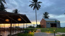 Kabin dengan view sunset di Bobocabin Bunaken Hills (Foto: Kompas/ Suci Wulandari Putri)