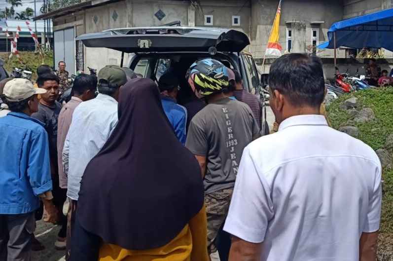Warga Simpang Tiga Rawang Ditemukan Meninggal Dunia di Tepi Sawah (Foto: Istimewa)