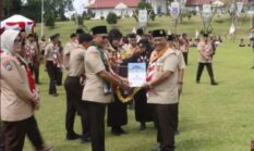 Walikota Alfin Dianugerahi Lencana Pramuka Perintis Utama dari Gubernur Jambi