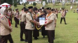 Walikota Alfin Dianugerahi Lencana Pramuka Perintis Utama dari Gubernur Jambi (Foto: Dok. Humas)