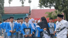 Hari Guru Nasional Penuh Haru: SMA 1 Sungai Penuh Kenang Dua Pendidik Teladan yang Berpulang (Foto: albrita)