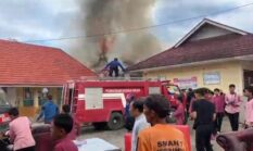 Kebakaran Hebat Melanda SMKN 5 Kerinci, Sejumlah Ruang Belajar Hangus Terbakar