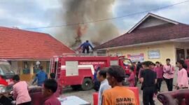Kebakaran Hebat Melanda SMKN 5 Kerinci, Sejumlah Ruang Belajar Hangus Terbakar