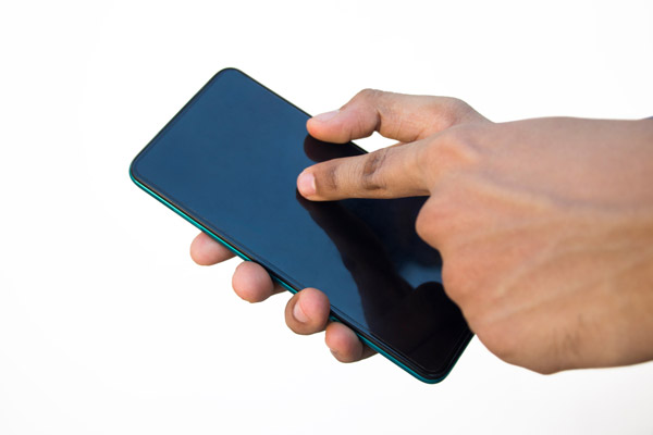 Mengganti LCD smartphone kini jadi kebutuhan mendesak bagi banyak pengguna, terutama di era selfie dan scroll tanpa henti.