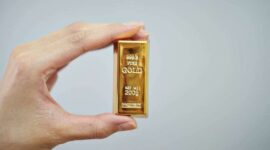 Ilustrasi emas batangan (Foto: Freepik)