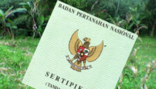 sertifikat tanah di Indonesia. (Foto: Setkab)