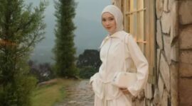 Mengenal Julia Prastini: Sosok Hafizah yang Viral di Balik Sorotan Netizen (Foto @juliaprt7Instagram) -