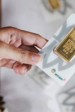Harga Emas Antam Meroket Lagi: Cek Rincian Lengkap per Gram Hari Ini