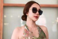 Momen Seru Aura Kasih, Inara Rusli, dan Ari Lasso Saat Latihan Menembak. (Foto : Ig @aurakasih)