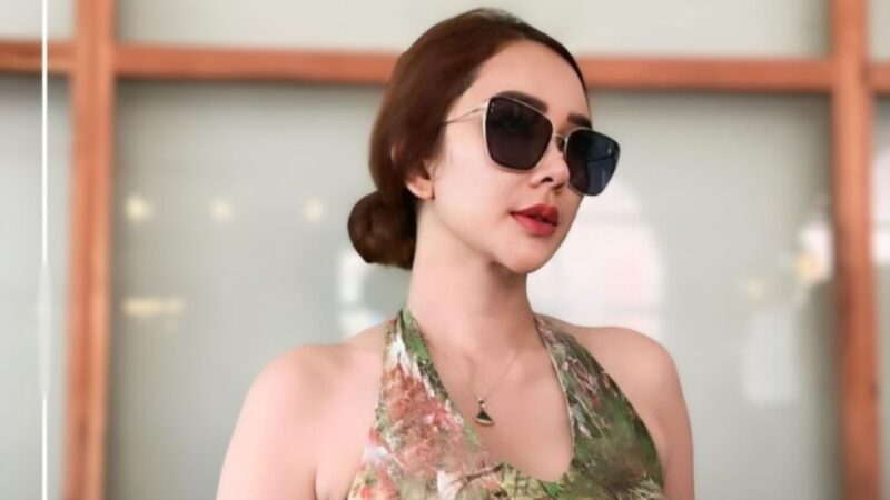 Momen Seru Aura Kasih, Inara Rusli, dan Ari Lasso Saat Latihan Menembak. (Foto : Ig @aurakasih)