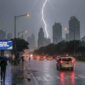 Ilustrasi. Waspada Hujan Petir di Sejumlah Kota Besar Indonesia Hari Ini 15 Januari (Foto: gemini/britainaja.com)