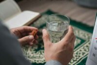 Sengaja Batalkan Puasa Ramadhan Tanpa Udzur? Simak Hukum dan Cara Menebusnya (Foto:AI)