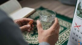 Sengaja Batalkan Puasa Ramadhan Tanpa Udzur? Simak Hukum dan Cara Menebusnya (Foto:AI)