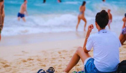 Wisata Bahari Berkelanjutan Indonesia