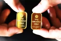 ILUSTRASI. Emas Batangan Turun Harga. (KONTAN)