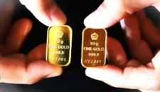 ILUSTRASI. Emas Batangan Turun Harga. (KONTAN)