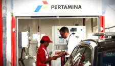 Safety Car MotoGP Mandalika mengisi Pertamax Turbo di SPBU Modular Pertamina, Jumat (3/10/2025). (DOK. PERTAMINA)