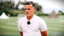 Pelatih timnas Indonesia asal Inggris John Herdman saat mengunjungi Bali United Training Center di kawasan Pantai Purnama Gianyar, Bali, Rabu (28/1/2026) sore.(Dokumentasi Bali United)