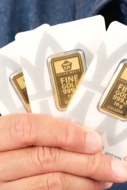 Harga Emas Antam Turun Rp62.000 Sepekan, Buyback Ikut Melemah