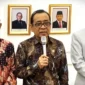 Menteri Koordinator Bidang Pembangunan Manusia dan Kebudayaan (Menko PMK) Pratikno dalam agenda Penandatanganan Surat Keputusan Bersama (SKB) Tentang Pedoman Pemanfaatan dan Pembelajaran Teknologi Digital dan Kecerdasan Artifisial di kantor Kemenko PMK, Jakarta Pusat, Kamis (12/3/2026).(KOMPAS.com)