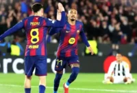 Penyerang Barcelona, Raphinha, merayakan gol ke gawang Newcastle United. Hasil Liga Champions leg kedua babak 16 besar Barcelona vs Newcastle United bergulir di Camp Nou pada Kamis (19/3/2026) dini hari WIB. (AFP/LLUIS GENE)