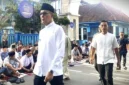 Wali Kota Sukabumi, Ayep Zaki keluar dari Kampus Universitas Muhammadiyah usai memberikan sambutan pada momen Idul Fitri Jamaah Muhammadiyah, Jumat (20/3/2026). (KOMPAS.com)