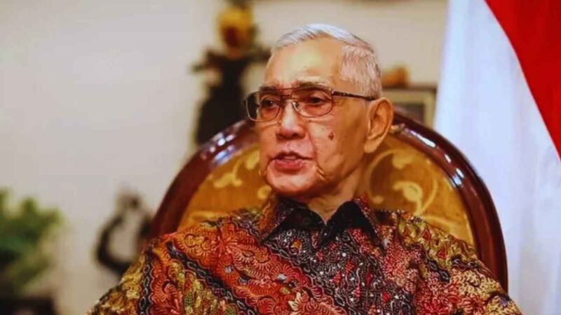 Jenderal TNI (Purn.) Try Sutrisno. (Tangkapan layar YouTube Sekretariat Presiden/cnbc)