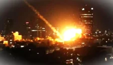 Rudal Iran menghantam ibukota Tel Aviv di Israel sebagai bagian dari respons agresi Israel–Amerika terhadap Iran. ist