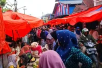 Kondisi Jalan M. Yamin, Pasar Tanjung Bajure Sebelum Ditertibkan. ist