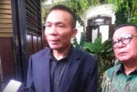 Tersangka kasus fitnah ijazah palsu Rismon Sianipar menemui Jokowi di Solo, Kamis (12/3). (Foto: Merahputih.com)