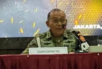 Komandan Pusat Polisi Militer (Danpuspom) Markas Besar (Mabes) TNI Mayor Jenderal (Mayjen) Yusri Nuryanto saat jumpa pers terkait penyiraman air keras terhadap aktivis Kontras Andrie Yunus di Mabes TNI, Jakarta, Rabu (18/3/2026).(KOMPAS.com)