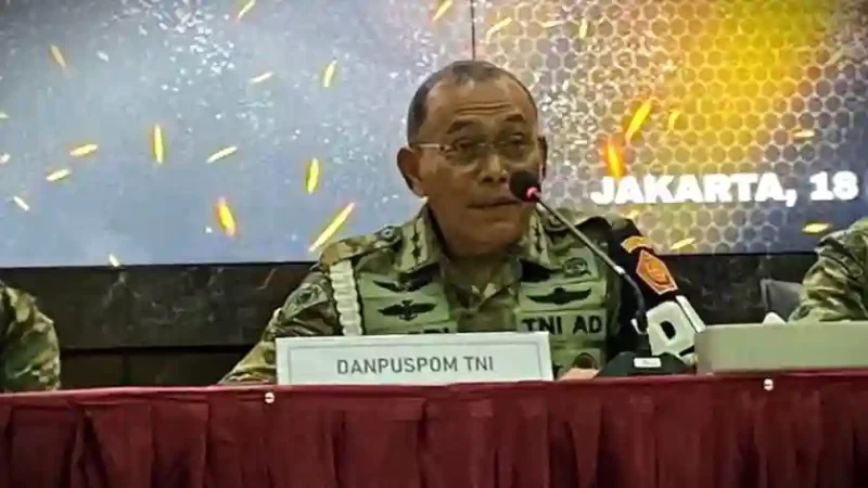 Komandan Pusat Polisi Militer (Danpuspom) Markas Besar (Mabes) TNI Mayor Jenderal (Mayjen) Yusri Nuryanto saat jumpa pers terkait penyiraman air keras terhadap aktivis Kontras Andrie Yunus di Mabes TNI, Jakarta, Rabu (18/3/2026).(KOMPAS.com)