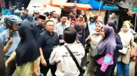 Anggota DPRD Kota Sungai Penuh saat turun Menemui Pedagang di Pasar Tanjung Bajure.