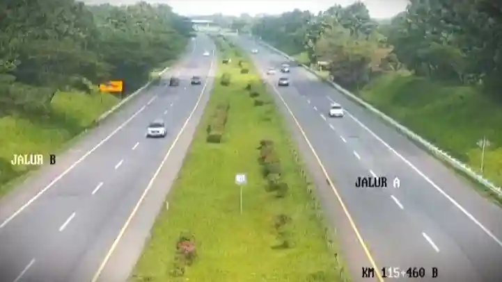 H-1 Lebaran 2026, arus mudik di ruas Tol Cikopo–Palimanan (Cipali) terpantau mengalami penurunan signifikan pada Jumat (20/3/2026). Foto: Ist