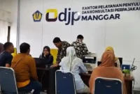 Ilustrasi Sejumlah wajib pajak mengantre untuk melaporkan SPT tahunan di KP2KP Manggar, Belitung Timur, Selasa (6/2/2024). ist