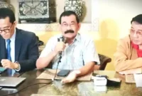 Mayjen TNI (Purn) Soenarko bersama 8 Jenderal TNI Purnawirawan, 6 Perwira Menengah TNI Purnawirawan dan 2 warga sipil mengajukan gugatan Citizen Lawsuit terhadap Ditreskrimum Polda Metro Jaya ke PN Jaksel terkait ijazah Jokowi. (Foto: sindonews.com)